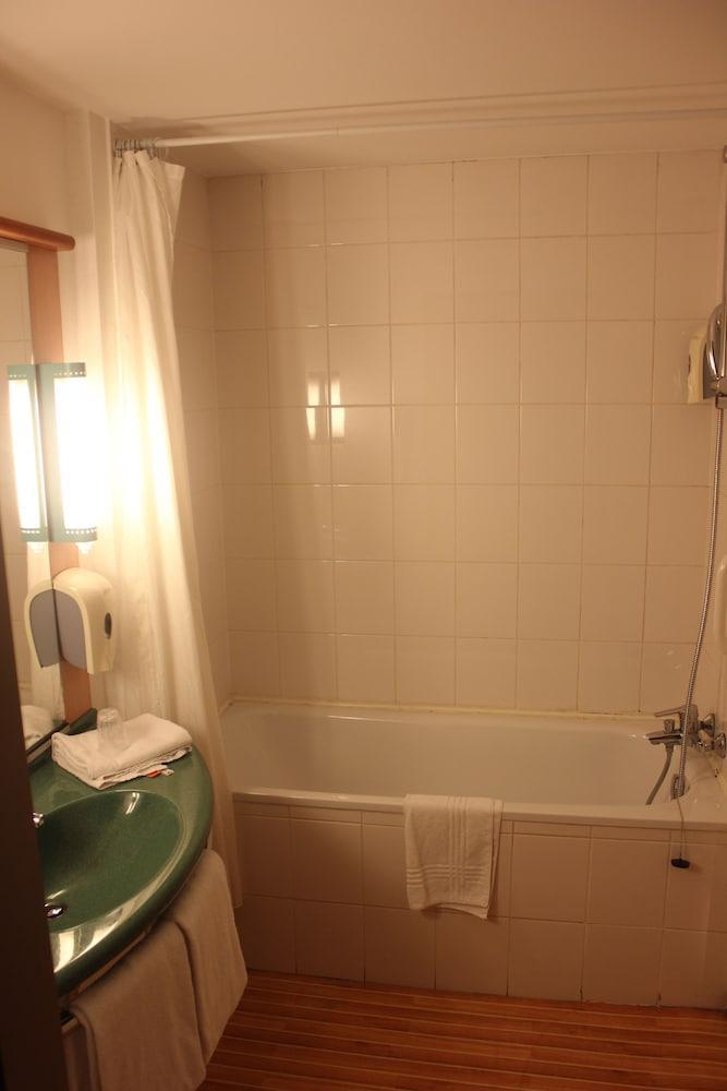 B&B Hotel Mons Gare Eksteriør bilde