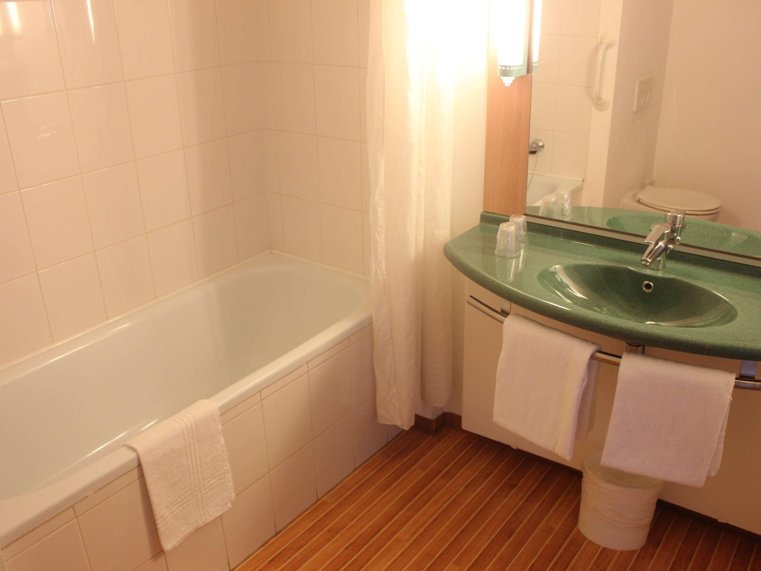 B&B Hotel Mons Gare Eksteriør bilde