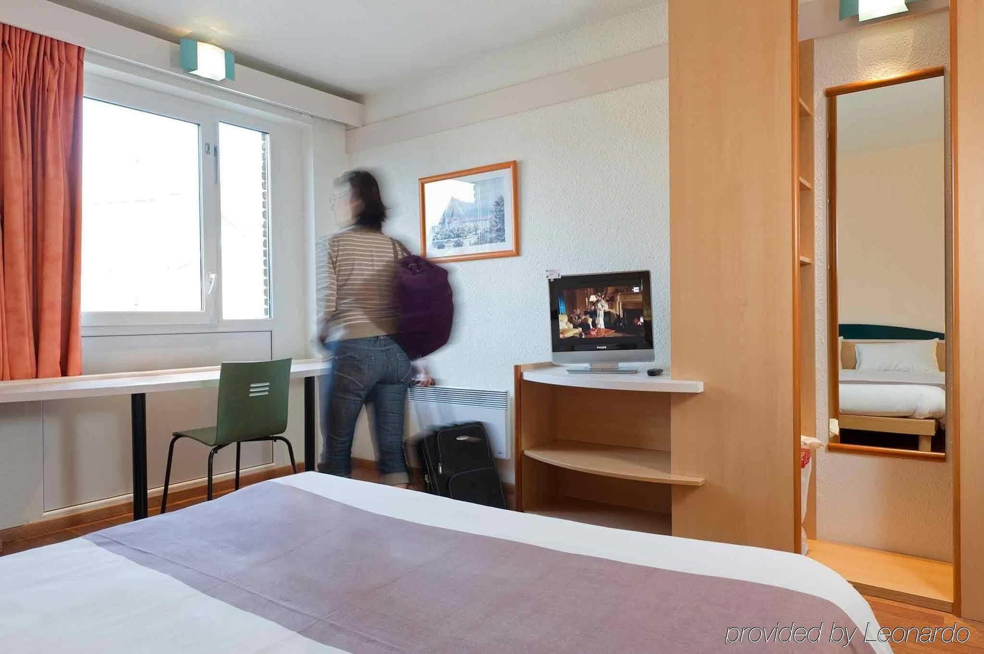 B&B Hotel Mons Gare Eksteriør bilde